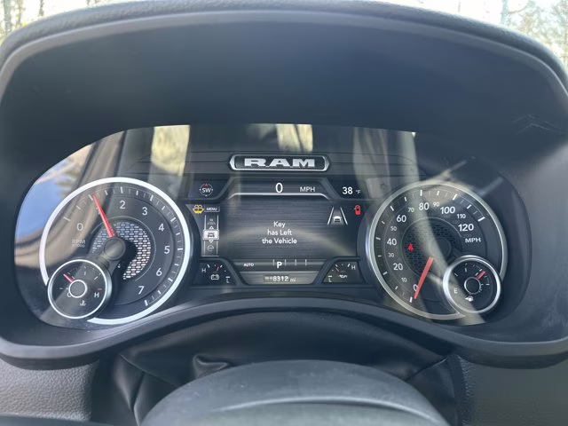 2026 Diamond Black Crystal Pearlcoat Ram 1500 Laramie RWD Truck