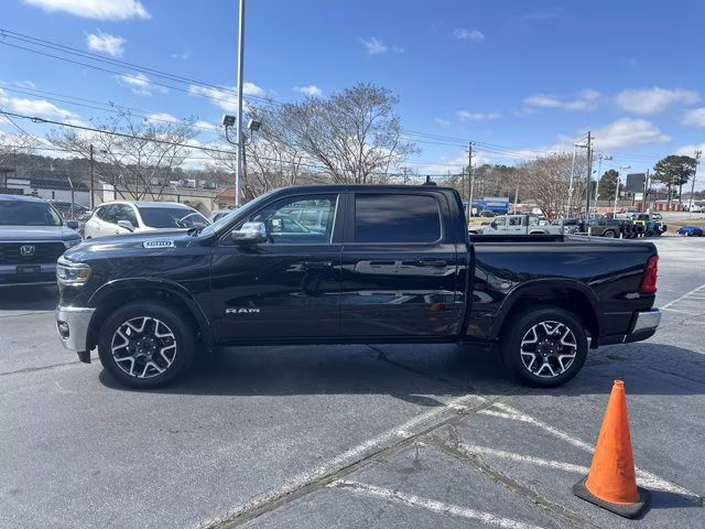 2026 Diamond Black Crystal Pearlcoat Ram 1500 Laramie RWD Truck