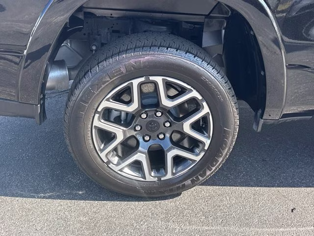 2026 Diamond Black Crystal Pearlcoat Ram 1500 Laramie RWD Truck
