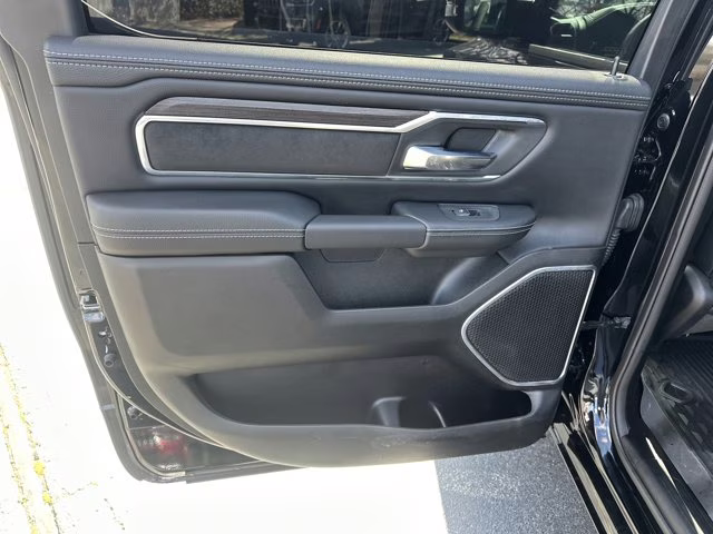 2026 Diamond Black Crystal Pearlcoat Ram 1500 Laramie RWD Truck