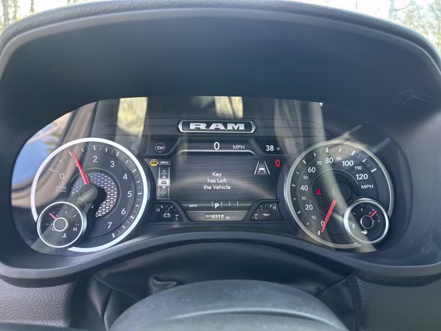 2026 Diamond Black Crystal Pearlcoat Ram 1500 Laramie RWD Truck