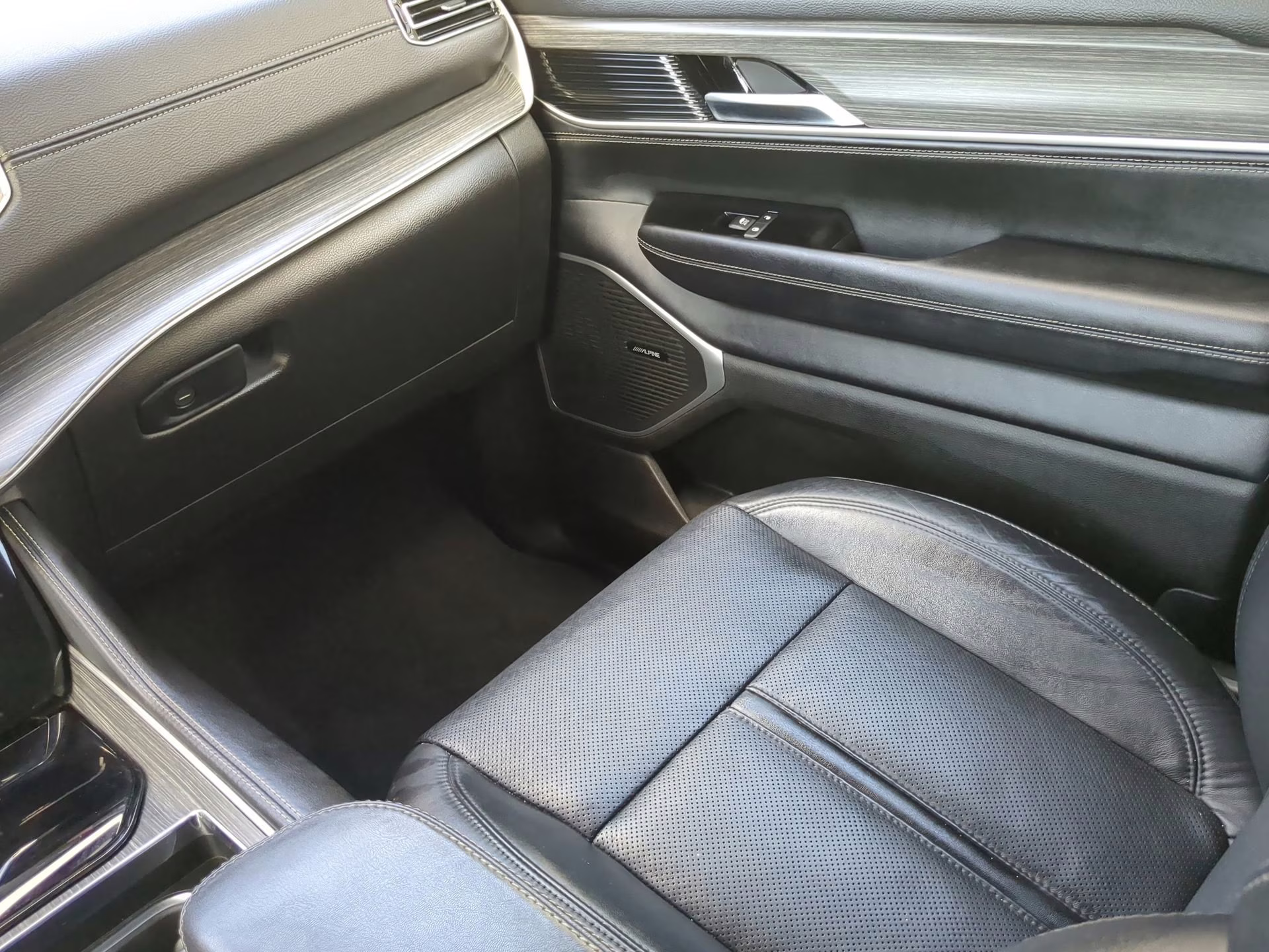 2024 Velvet Red Pearlcoat Jeep Wagoneer L Series II 4X4 SUV