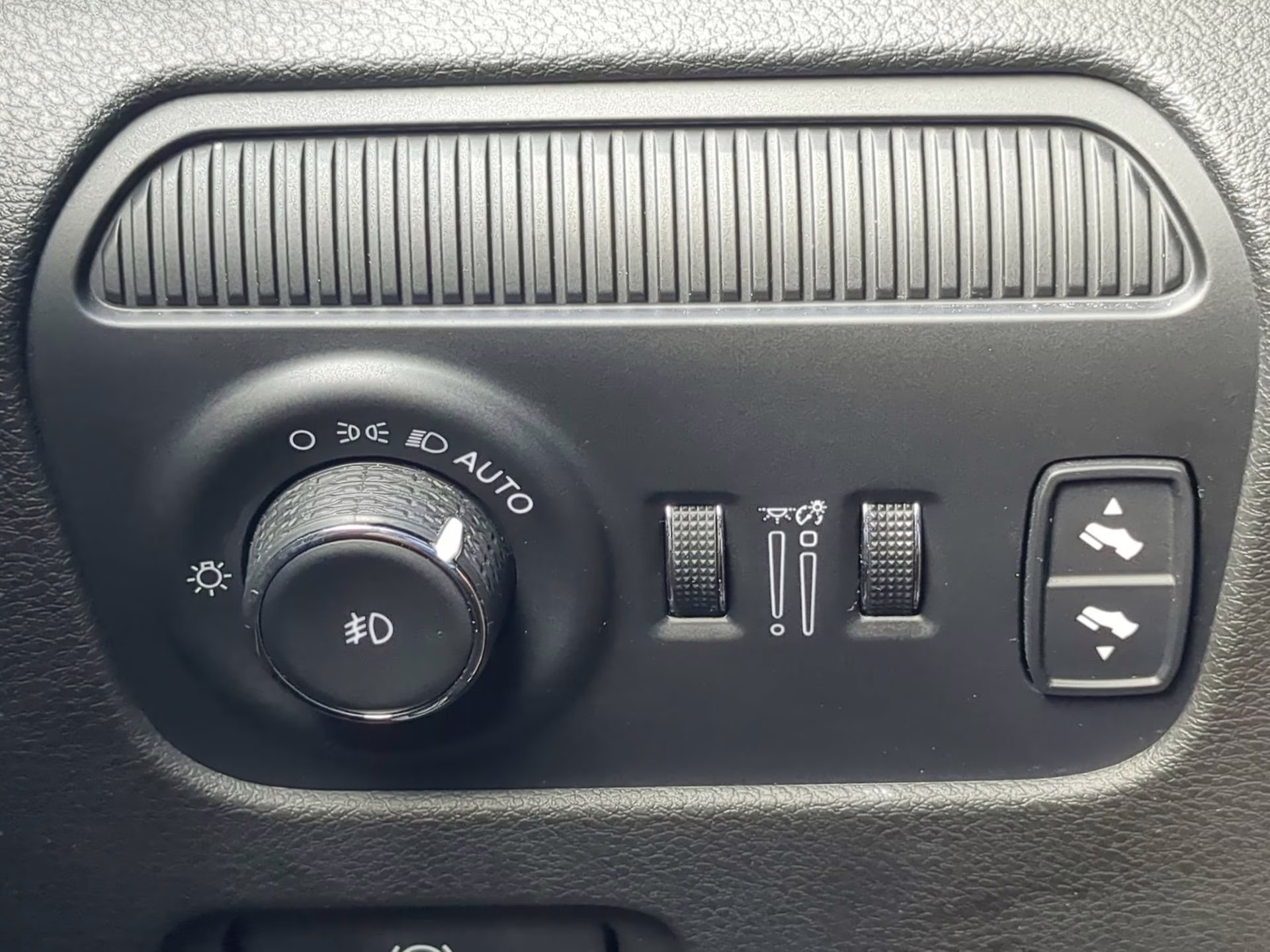 2024 Velvet Red Pearlcoat Jeep Wagoneer L Series II 4X4 SUV