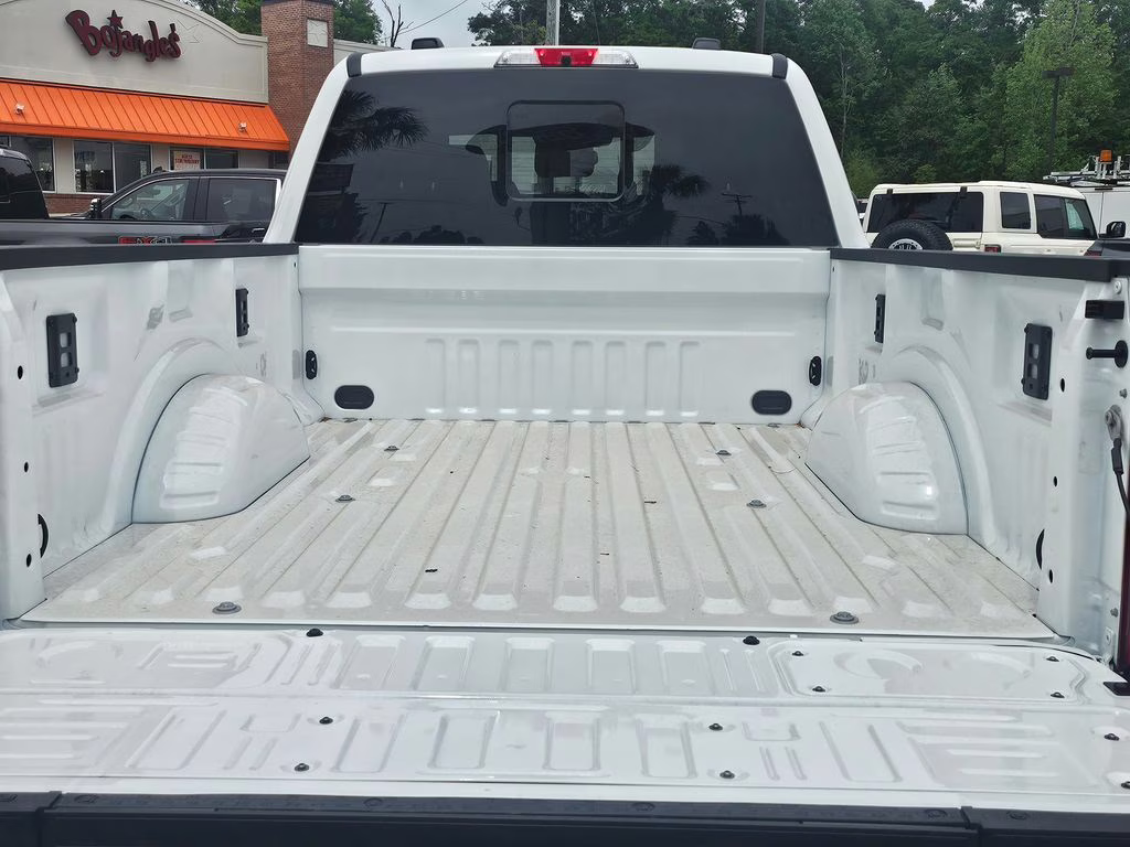 2026 Star White Metallic Tri-Coat Ford Super Duty F-250 SRW Lariat 4X4 Truck