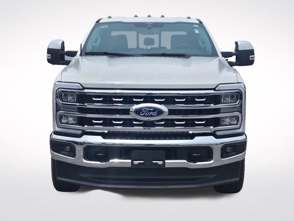 2026 Star White Metallic Tri-Coat Ford Super Duty F-250 SRW Lariat 4X4 Truck