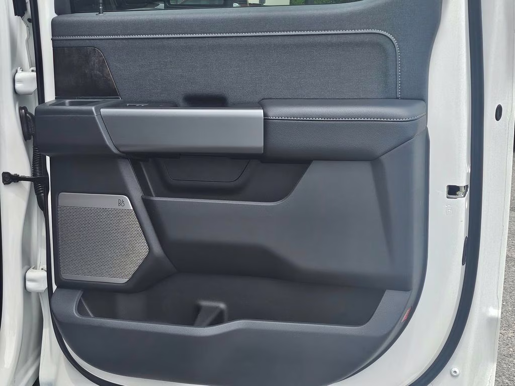 2026 Star White Metallic Tri-Coat Ford Super Duty F-250 SRW Lariat 4X4 Truck