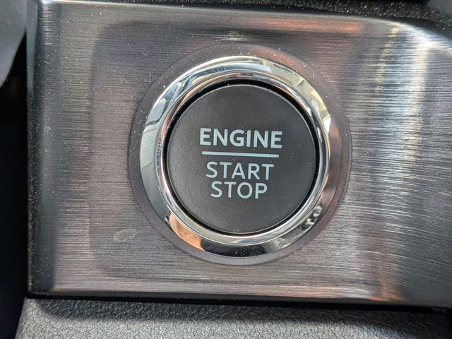 2026 Gray Metallic Ford Super Duty F-250 SRW LARIAT 4X4 Truck