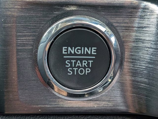 2026 Avalanche Ford Super Duty F-250 SRW LARIAT 4X4 Truck