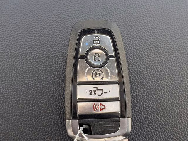 2026 Avalanche Ford Super Duty F-250 SRW LARIAT 4X4 Truck