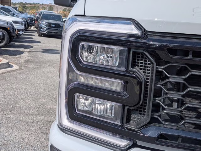 2026 Avalanche Ford Super Duty F-250 SRW LARIAT 4X4 Truck