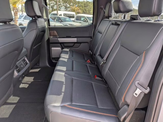 2026 Avalanche Ford Super Duty F-250 SRW LARIAT 4X4 Truck