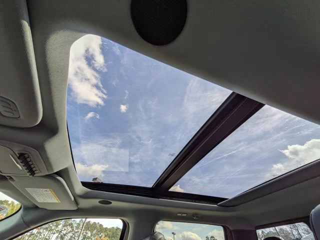 2026 Avalanche Ford Super Duty F-250 SRW LARIAT 4X4 Truck