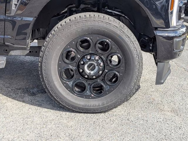 2026 Black Metallic Ford Super Duty F-250 SRW LARIAT 4X4 Truck