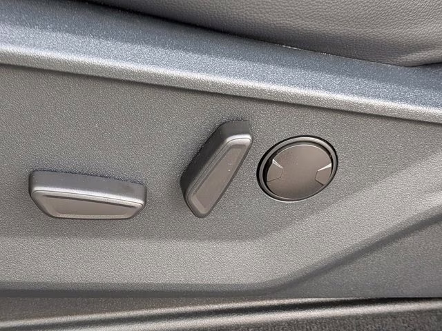 2026 Black Metallic Ford Super Duty F-250 SRW LARIAT 4X4 Truck