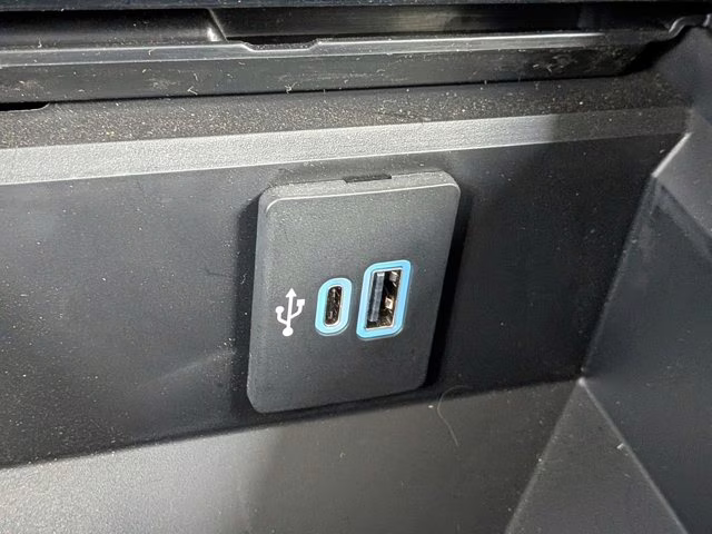 2026 Black Metallic Ford Super Duty F-250 SRW LARIAT 4X4 Truck