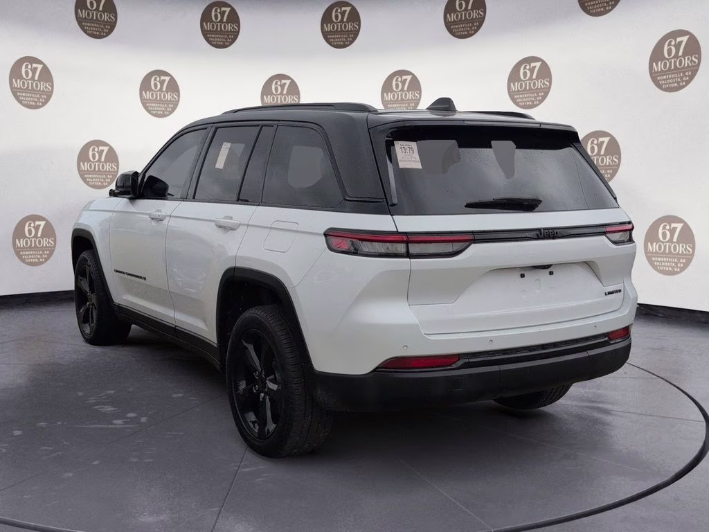 2025 Bright White Clearcoat Jeep Grand Cherokee Limited RWD SUV