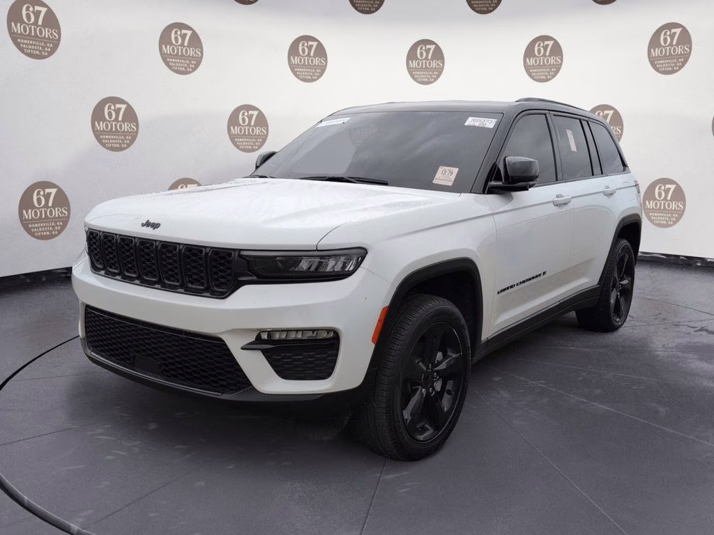 2025 Bright White Clearcoat Jeep Grand Cherokee Limited RWD SUV