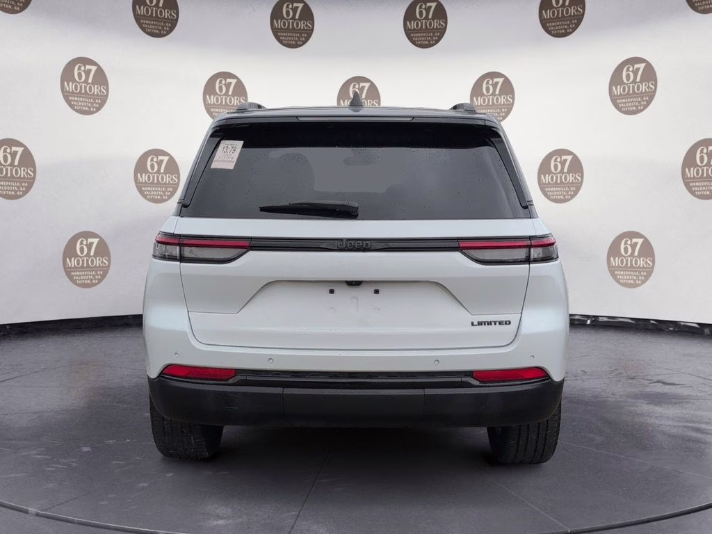 2025 Bright White Clearcoat Jeep Grand Cherokee Limited RWD SUV