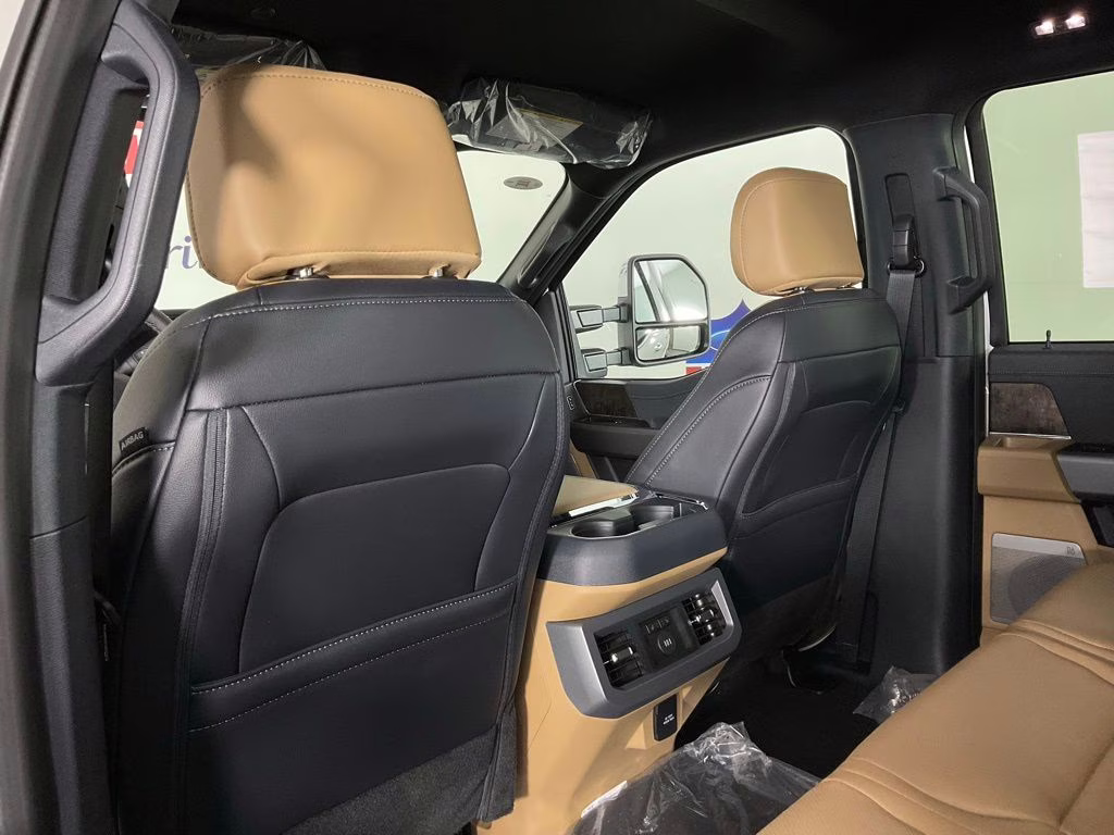 2026 White Metallic Ford Super Duty F-250 SRW Lariat 4X4 Truck