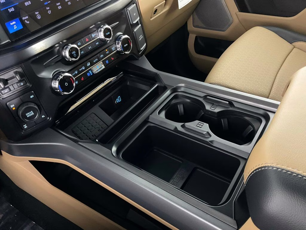 2026 White Metallic Ford Super Duty F-250 SRW Lariat 4X4 Truck