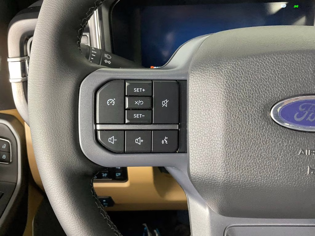 2026 White Metallic Ford Super Duty F-250 SRW Lariat 4X4 Truck