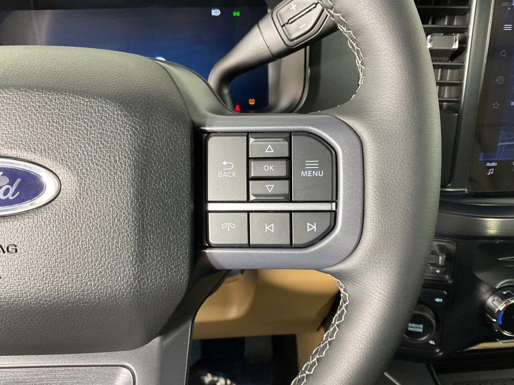 2026 White Metallic Ford Super Duty F-250 SRW Lariat 4X4 Truck