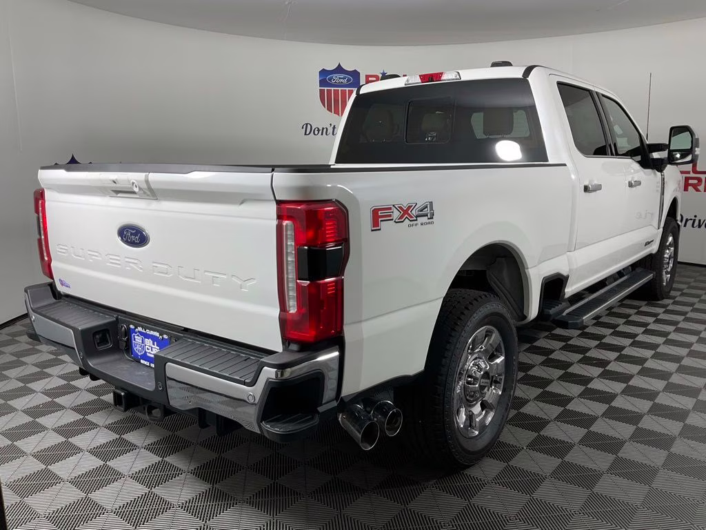 2026 White Metallic Ford Super Duty F-250 SRW Lariat 4X4 Truck
