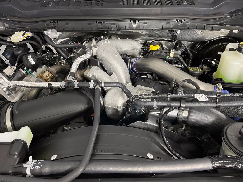 2026 White Metallic Ford Super Duty F-250 SRW Lariat 4X4 Truck