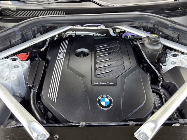 2022 Alpine White BMW X5 sDrive40i RWD SUV