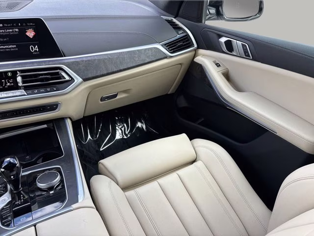 2022 Alpine White BMW X5 sDrive40i RWD SUV