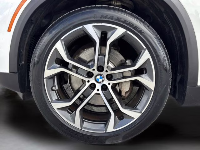 2022 Alpine White BMW X5 sDrive40i RWD SUV