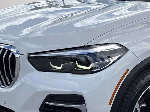 2022 Alpine White BMW X5 sDrive40i RWD SUV