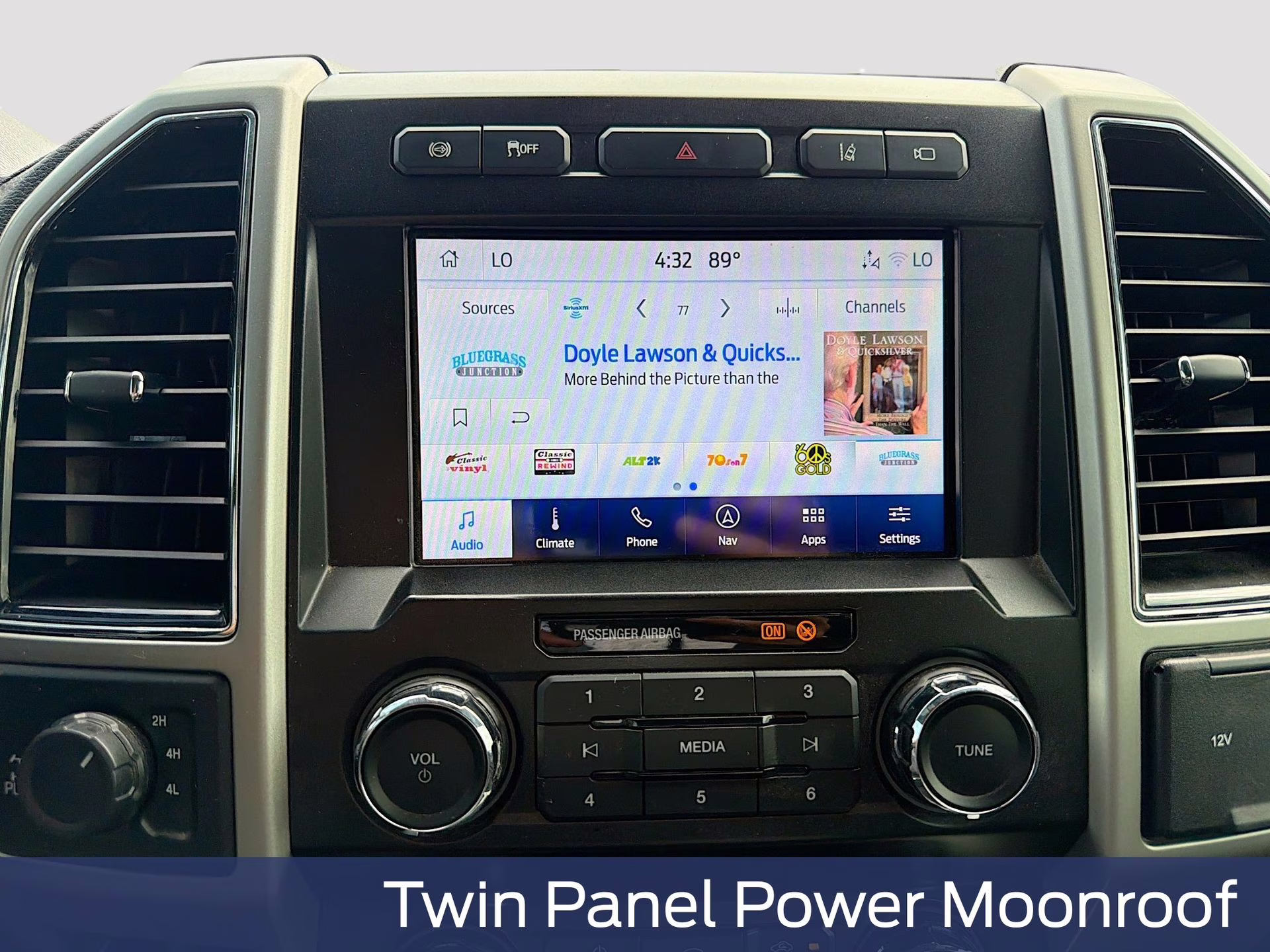 2020 Agate Black Metallic Ford Super Duty F-350 SRW Lariat 4X4 Truck