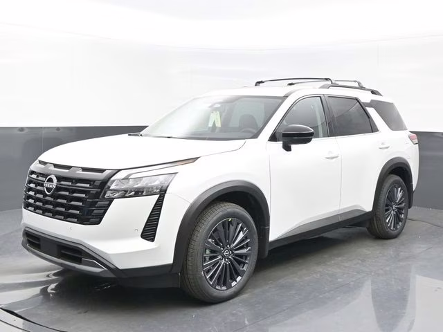2026 Everest White Pearl Tricoat Nissan Pathfinder SL 4X4 SUV