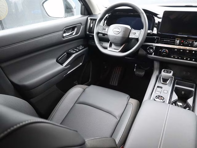 2026 Everest White Pearl Tricoat Nissan Pathfinder SL 4X4 SUV