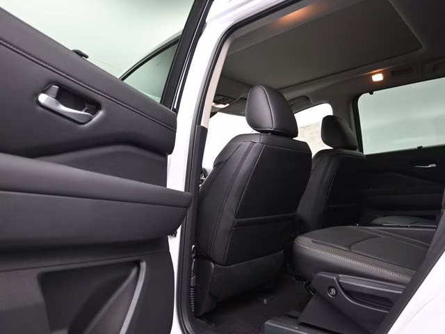 2026 Everest White Pearl Tricoat Nissan Pathfinder SL 4X4 SUV