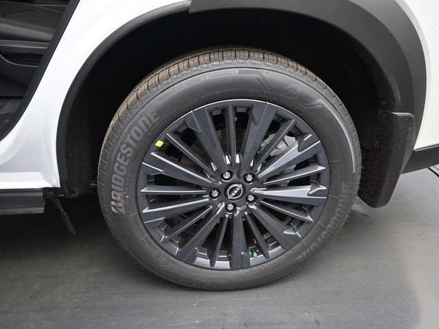 2026 Everest White Pearl Tricoat Nissan Pathfinder SL 4X4 SUV