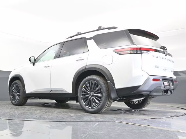 2026 Everest White Pearl Tricoat Nissan Pathfinder SL 4X4 SUV