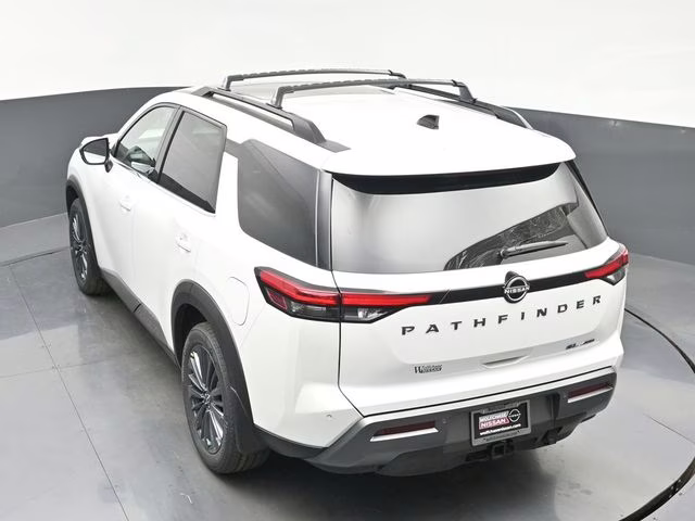 2026 Everest White Pearl Tricoat Nissan Pathfinder SL 4X4 SUV