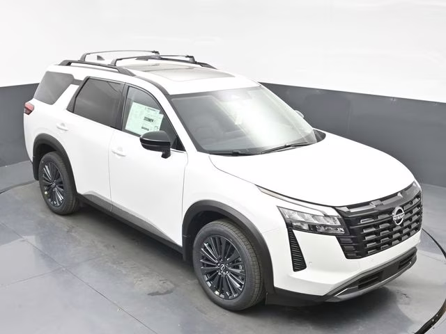 2026 Everest White Pearl Tricoat Nissan Pathfinder SL 4X4 SUV
