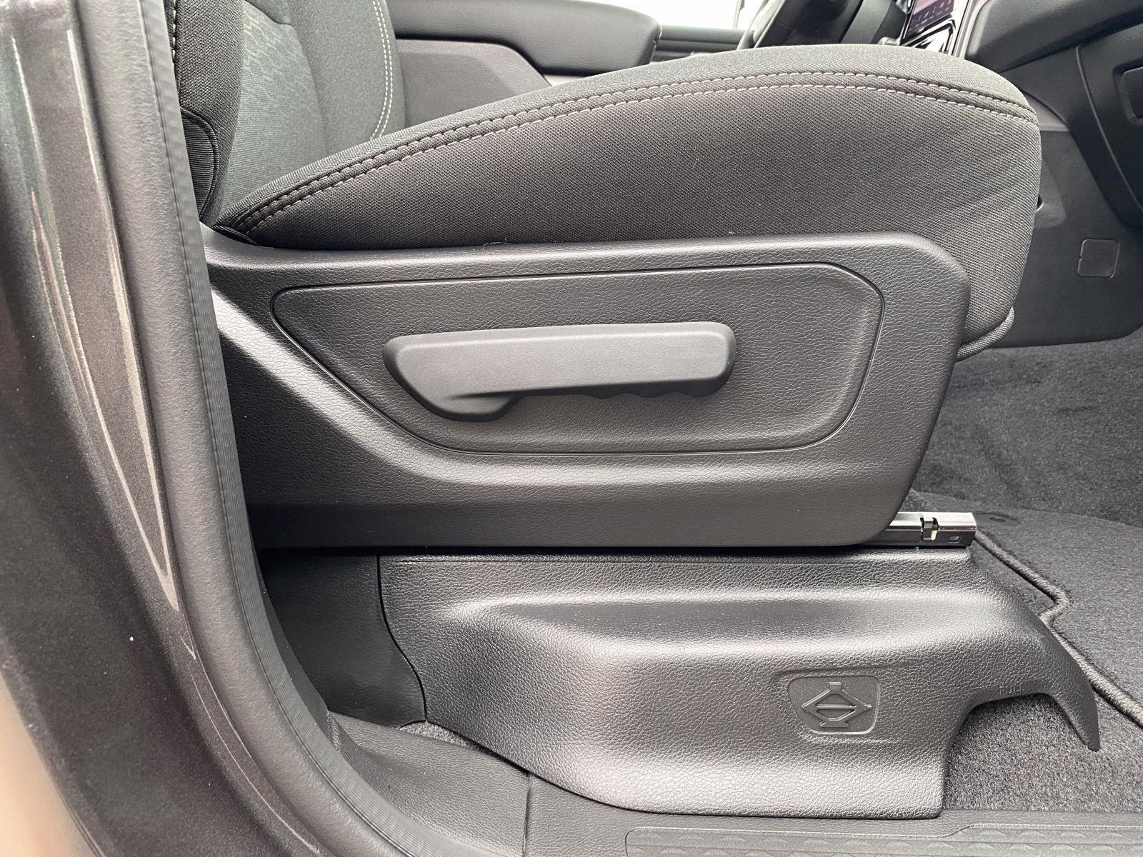 2026 Granite Crystal Metallic Clearcoat Ram 1500 Big Horn 4X4 Truck