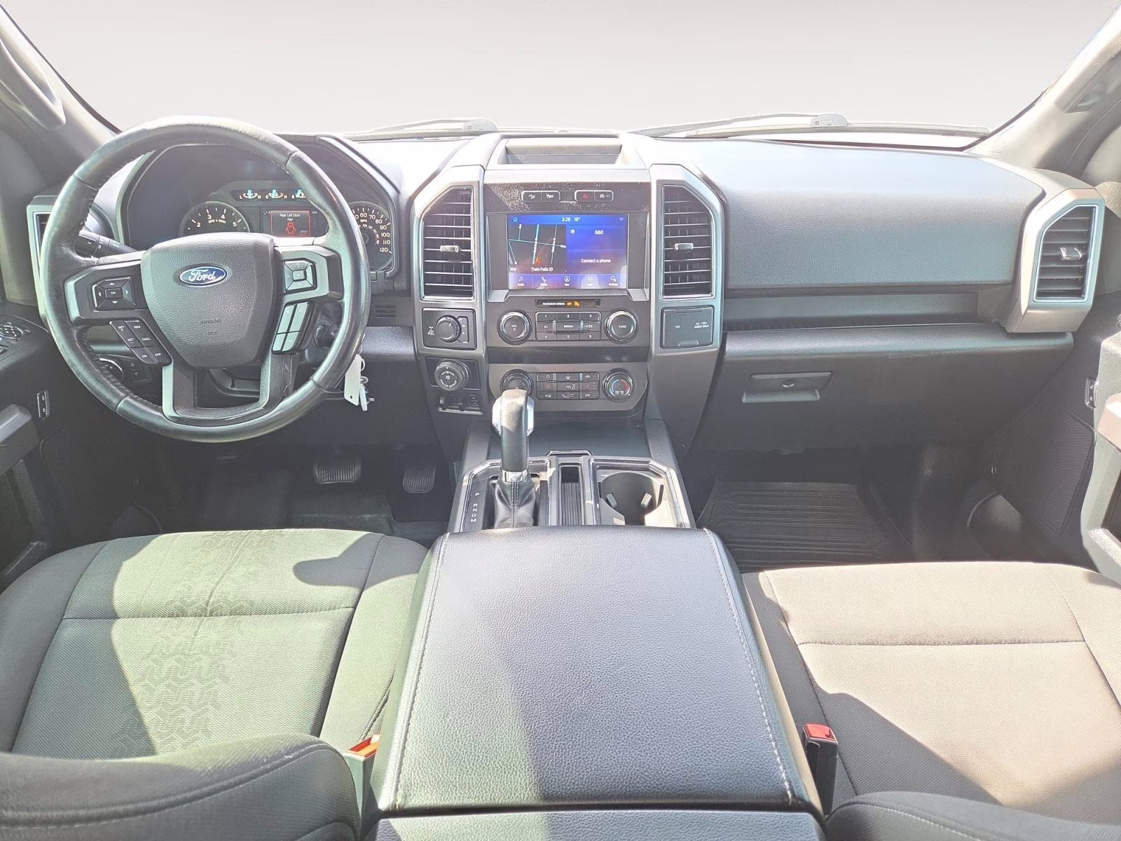 2019 Oxford White Ford F-150 XLT 4X4 Truck