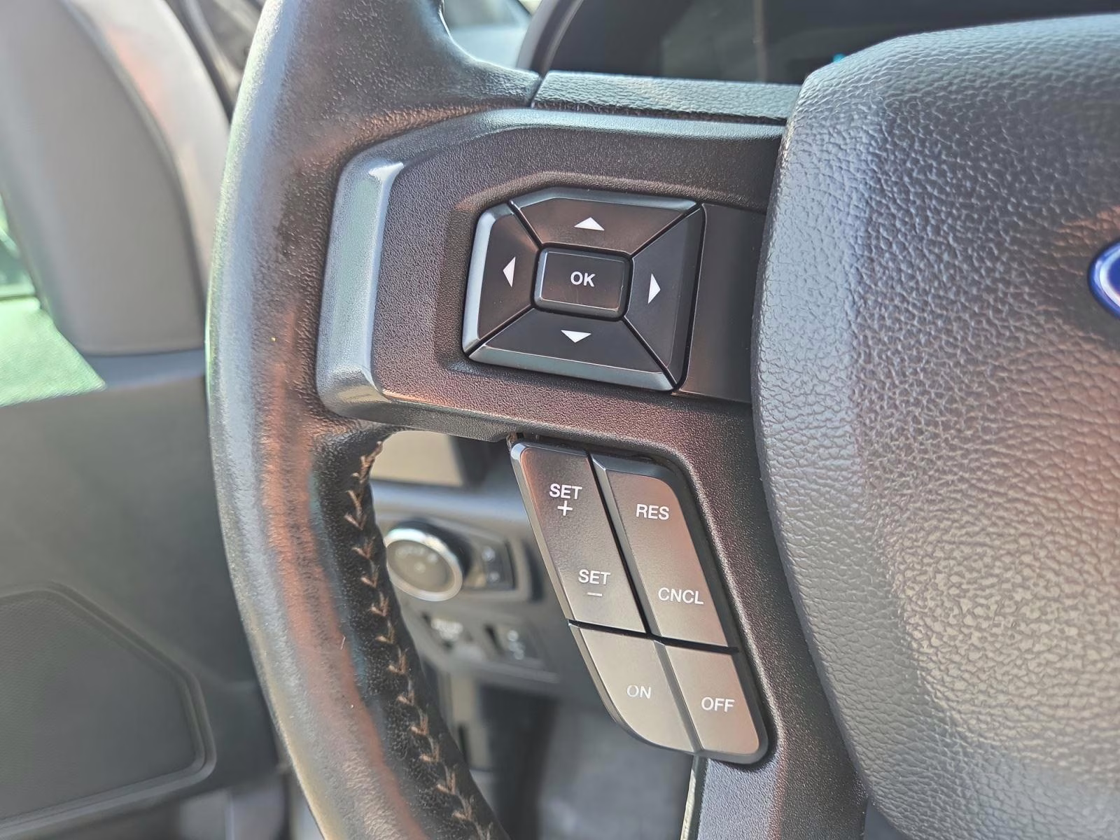 2019 Oxford White Ford F-150 XLT 4X4 Truck