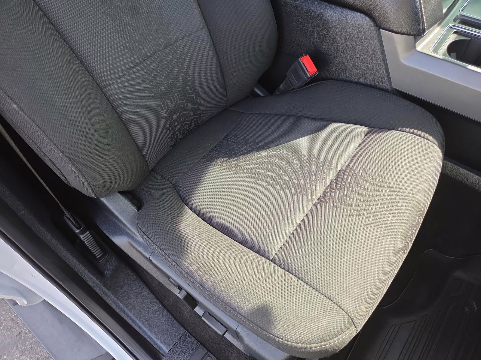 2019 Oxford White Ford F-150 XLT 4X4 Truck