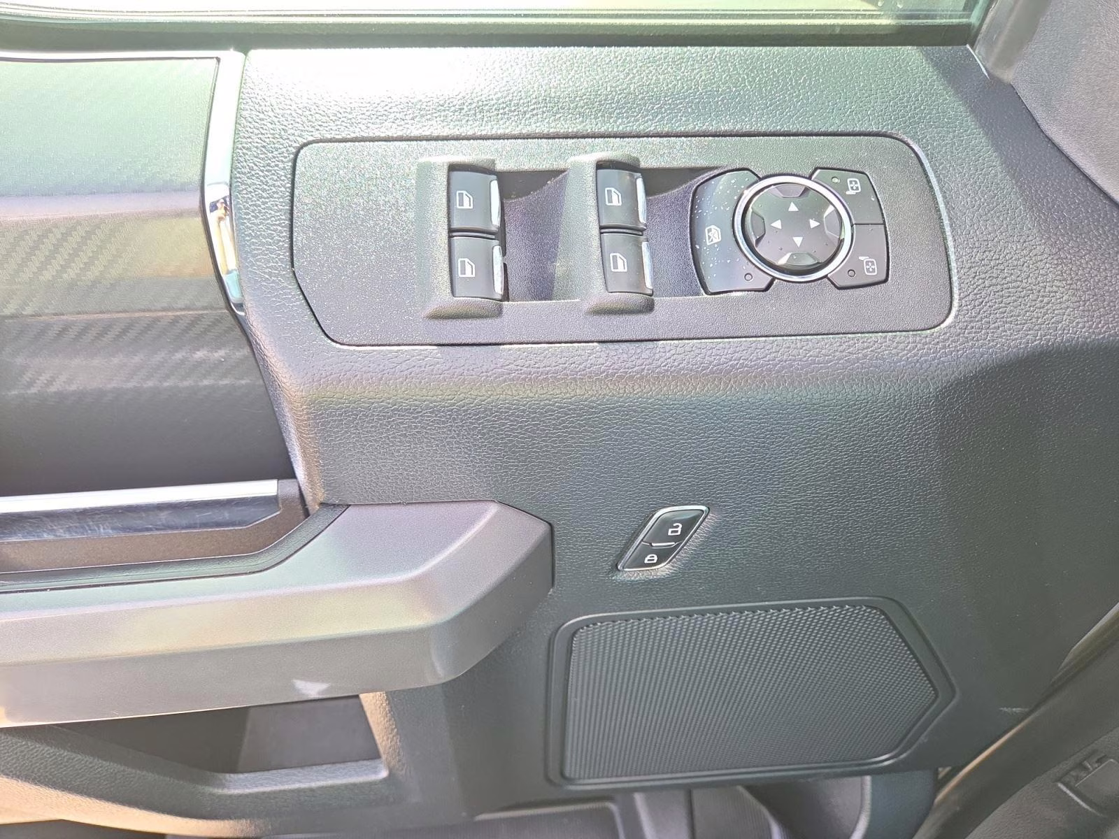 2019 Oxford White Ford F-150 XLT 4X4 Truck