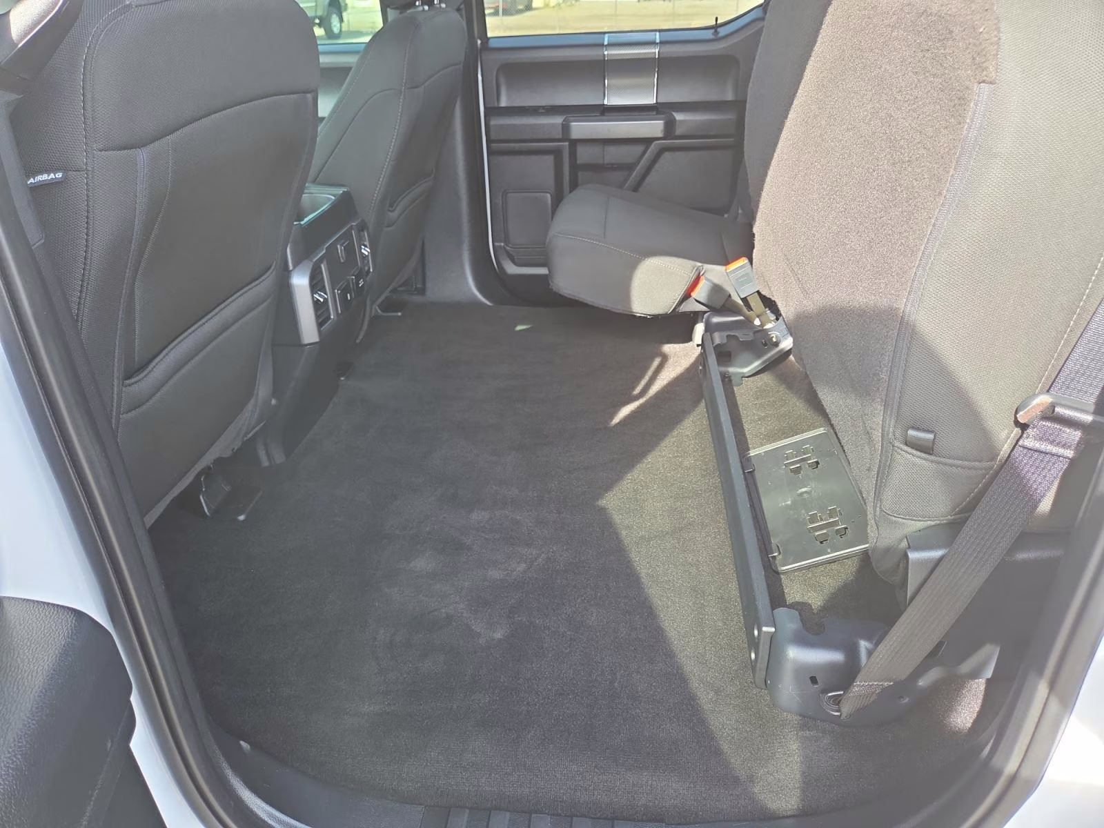 2019 Oxford White Ford F-150 XLT 4X4 Truck