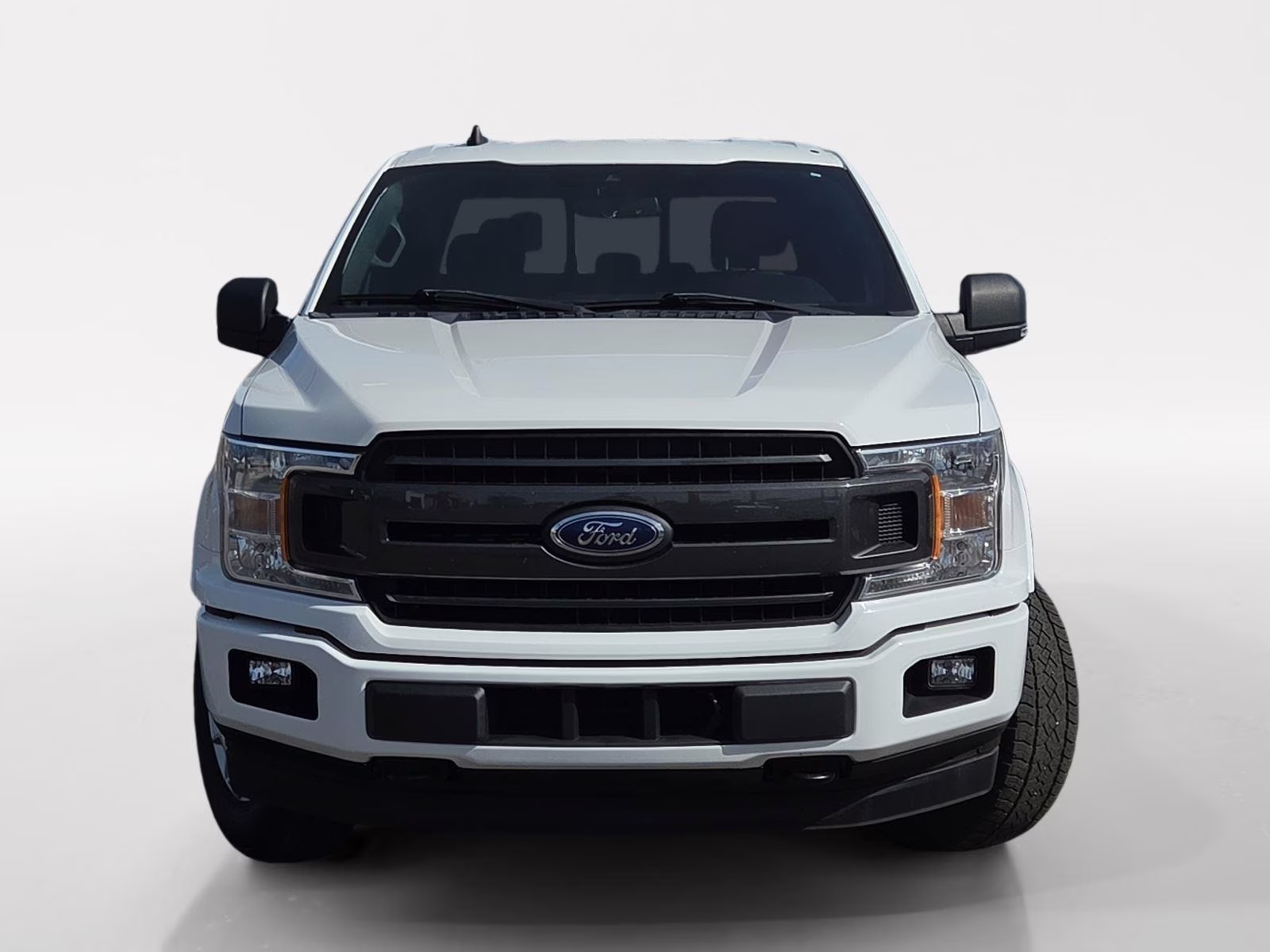 2019 Oxford White Ford F-150 XLT 4X4 Truck