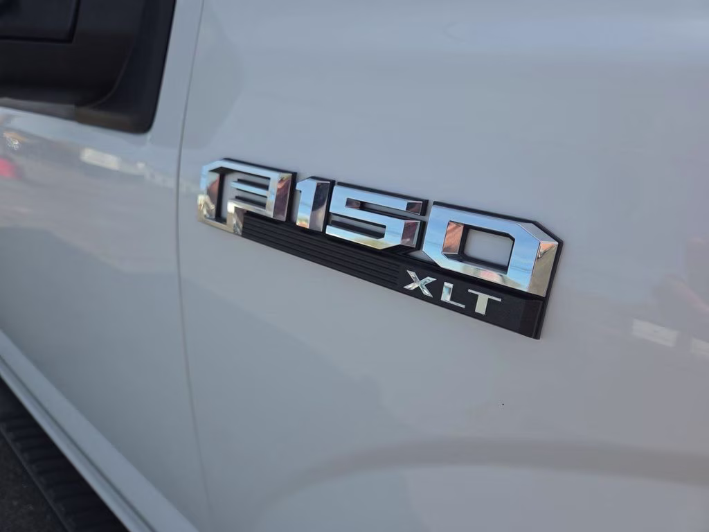2019 White Ford F-150 XLT 4X4 Truck