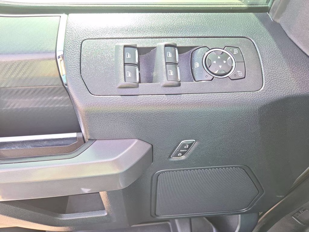 2019 White Ford F-150 XLT 4X4 Truck