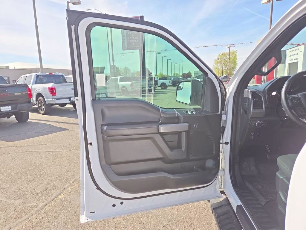 2019 White Ford F-150 XLT 4X4 Truck